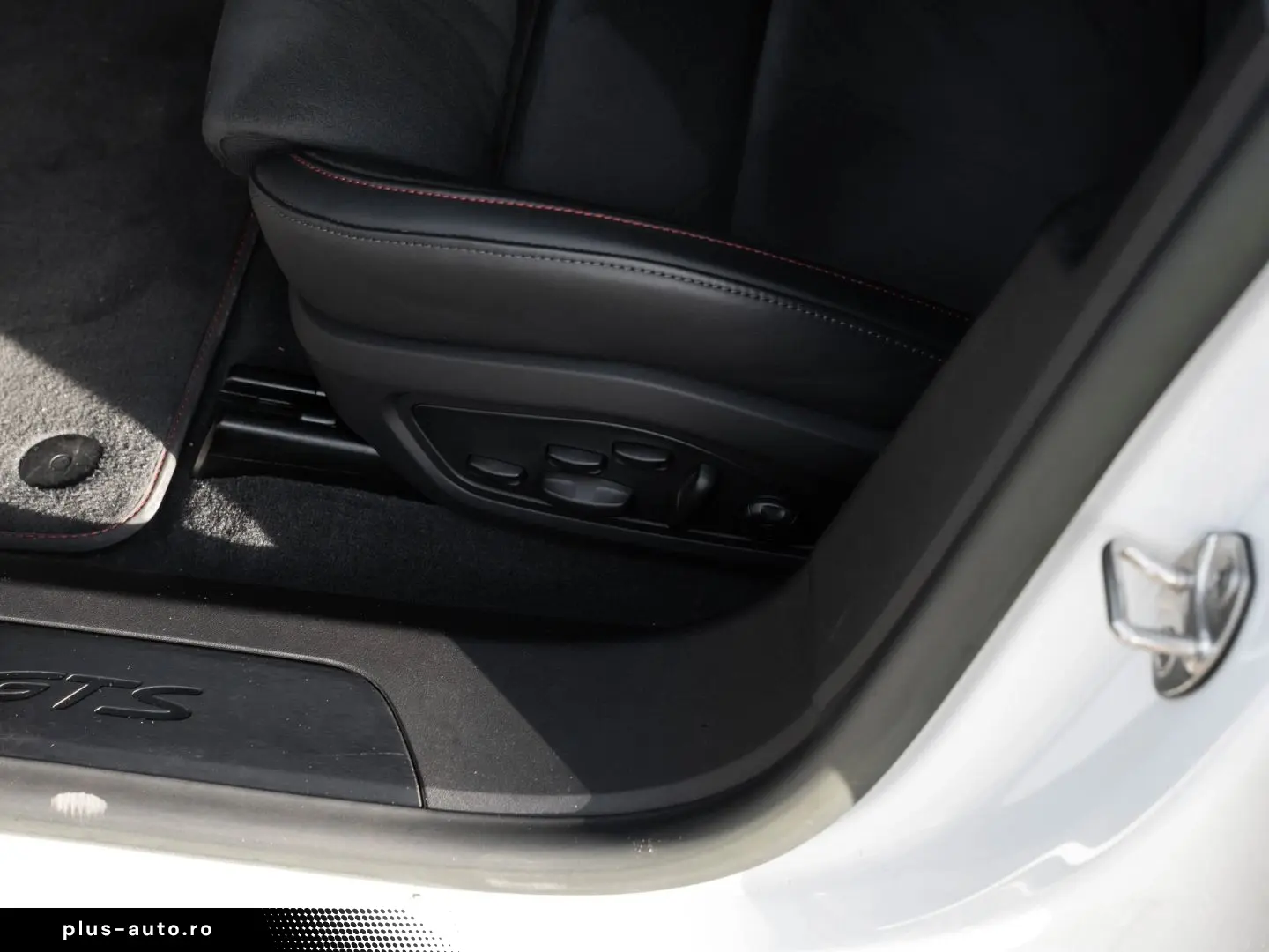 PORSCHE Taycan GTS Sport Turismo Sport Chrono Paket