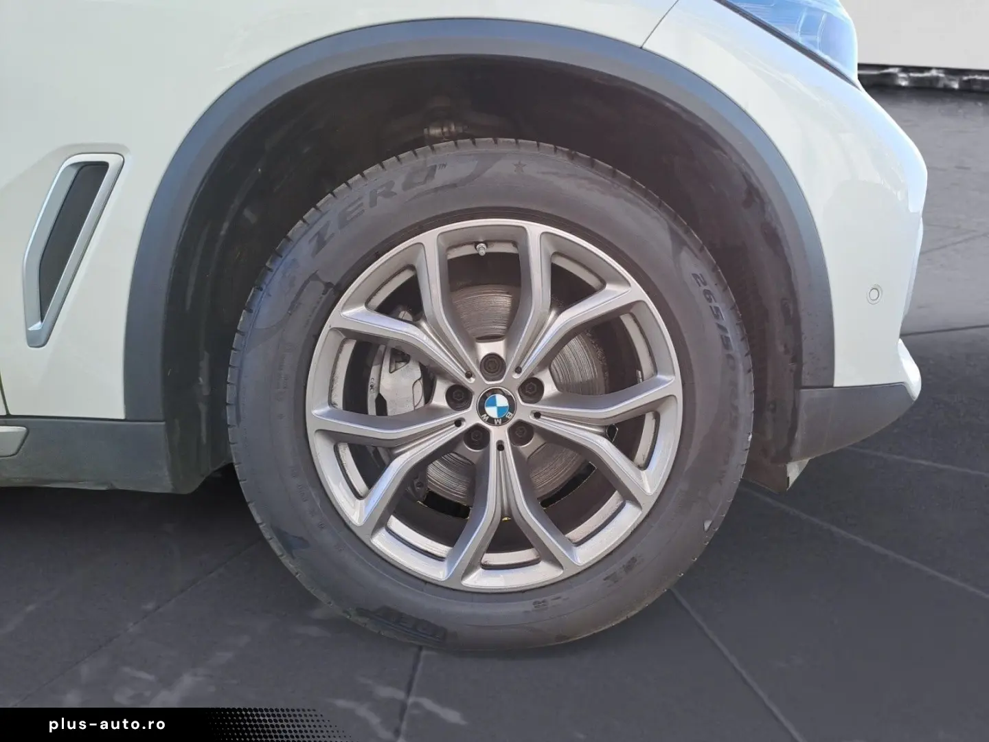 BMW X5 xDr30d AdaptiveSusp Laser HUD DAProf IAS