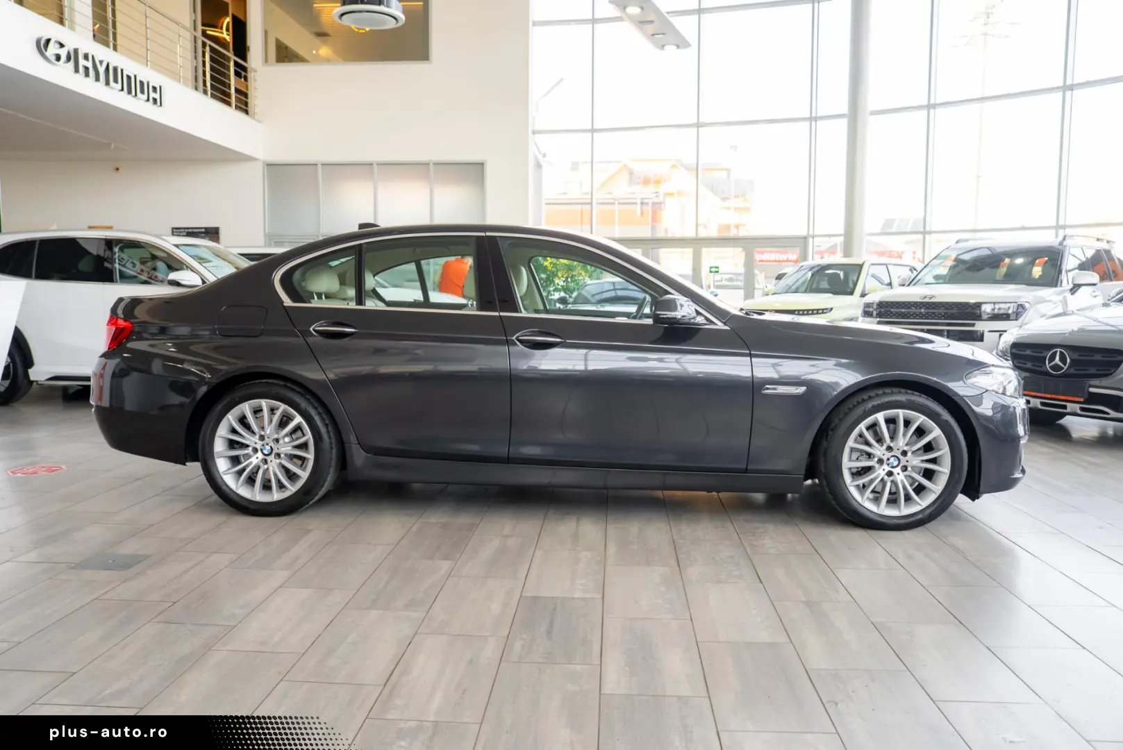 BMW Seria 5 FL 520d Steptronic  Luxury Line