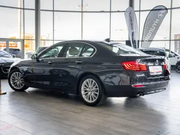 BMW Seria 5 FL 520d Steptronic  Luxury Line