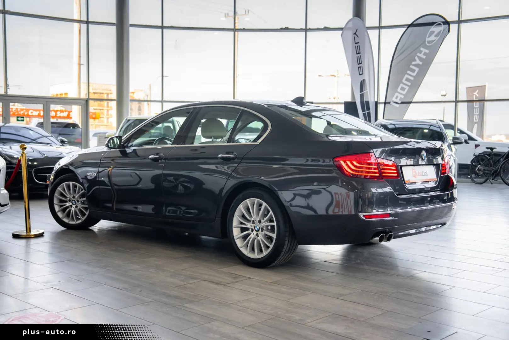 BMW Seria 5 FL 520d Steptronic  Luxury Line