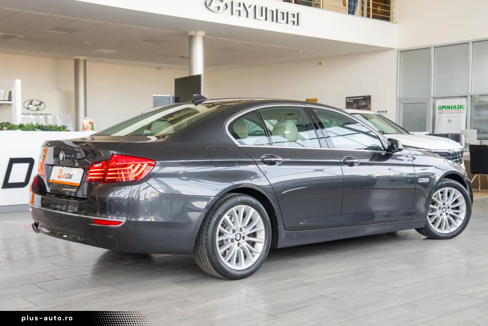 BMW Seria 5 FL 520d Steptronic  Luxury Line