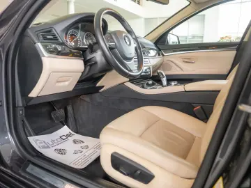 BMW Seria 5 FL 520d Steptronic  Luxury Line