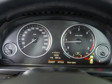 BMW Seria 5 FL 520d Steptronic  Luxury Line