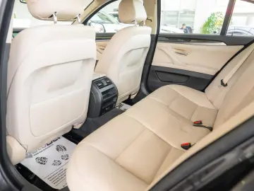 BMW Seria 5 FL 520d Steptronic  Luxury Line