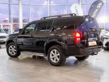 Nissan Pathfinder 2.5dCi 4x4 - Automat