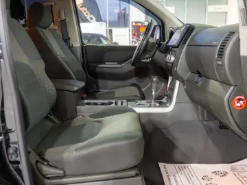Nissan Pathfinder 2.5dCi 4x4 - Automat