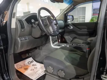 Nissan Pathfinder 2.5dCi 4x4 - Automat