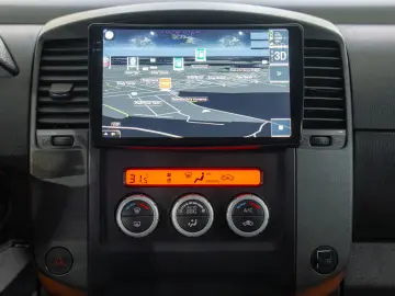 Nissan Pathfinder 2.5dCi 4x4 - Automat