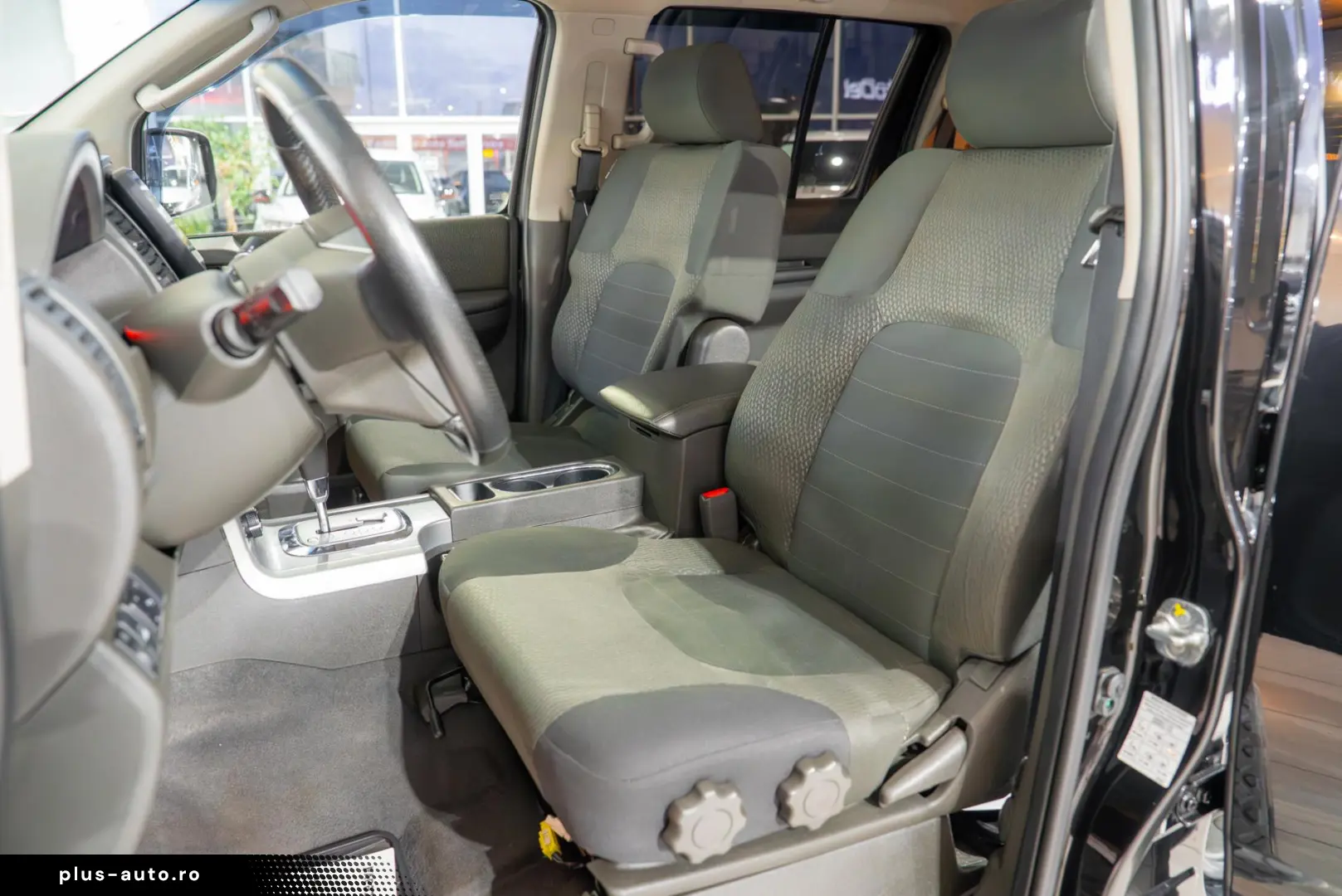 Nissan Pathfinder 2.5dCi 4x4 - Automat