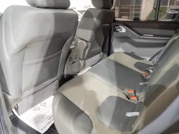 Nissan Pathfinder 2.5dCi 4x4 - Automat