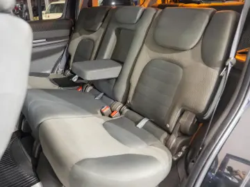 Nissan Pathfinder 2.5dCi 4x4 - Automat