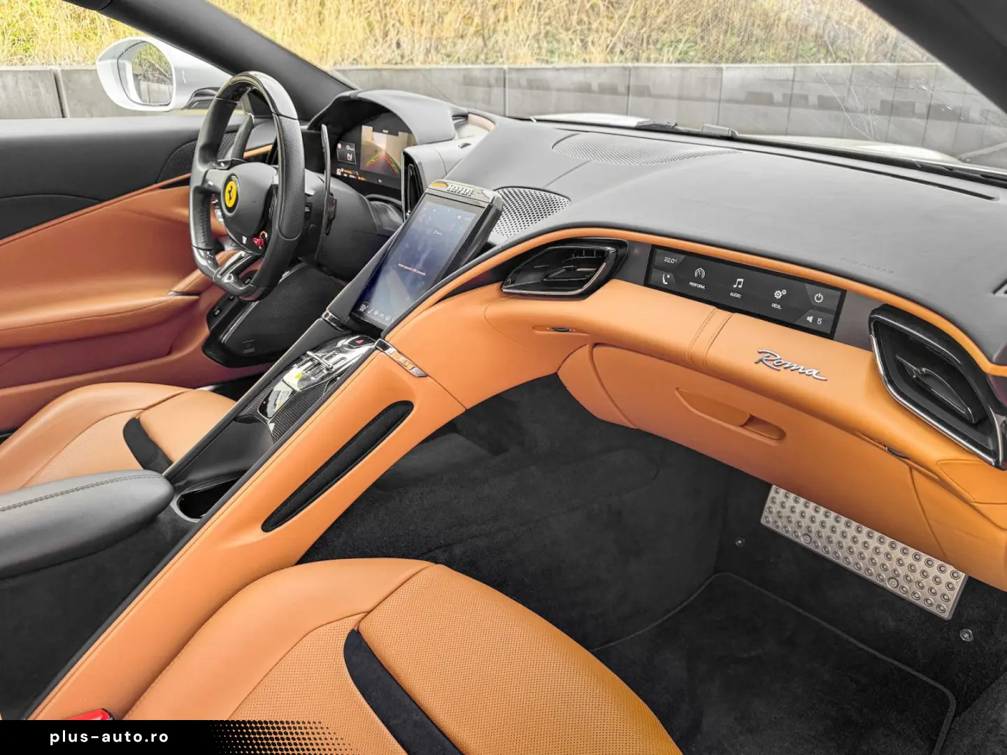 FERRARI Roma 20_ACC_CARBON_360 _MATRIX_ FULL