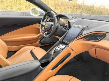 FERRARI Roma 20_ACC_CARBON_360 _MATRIX_ FULL