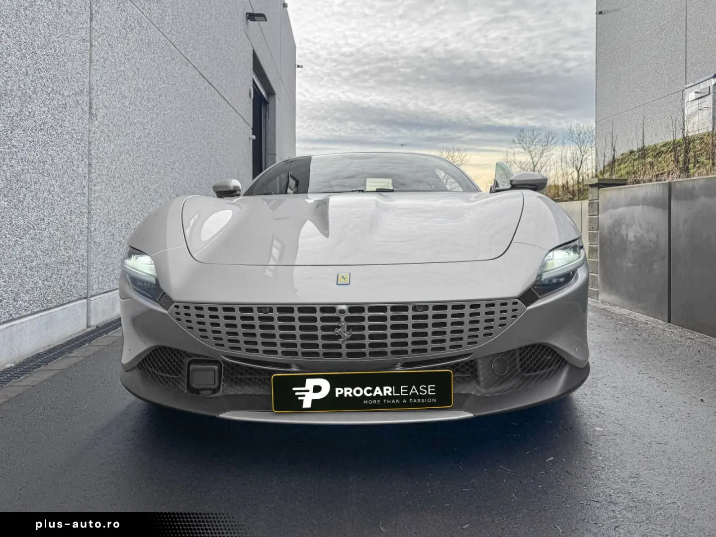 FERRARI Roma 20_ACC_CARBON_360 _MATRIX_ FULL