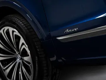 BENTLEY Bentayga EWB Azure V8  Touring Spec Comfort Spec