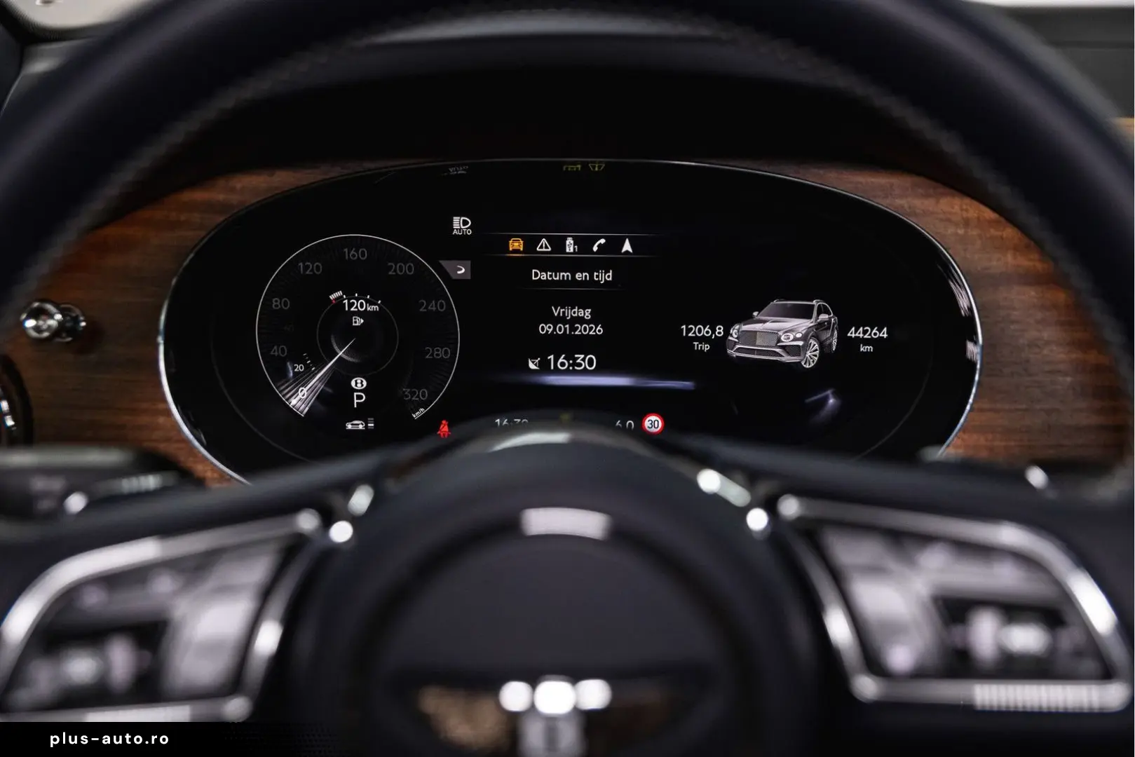 BENTLEY Bentayga EWB Azure V8  Touring Spec Comfort Spec