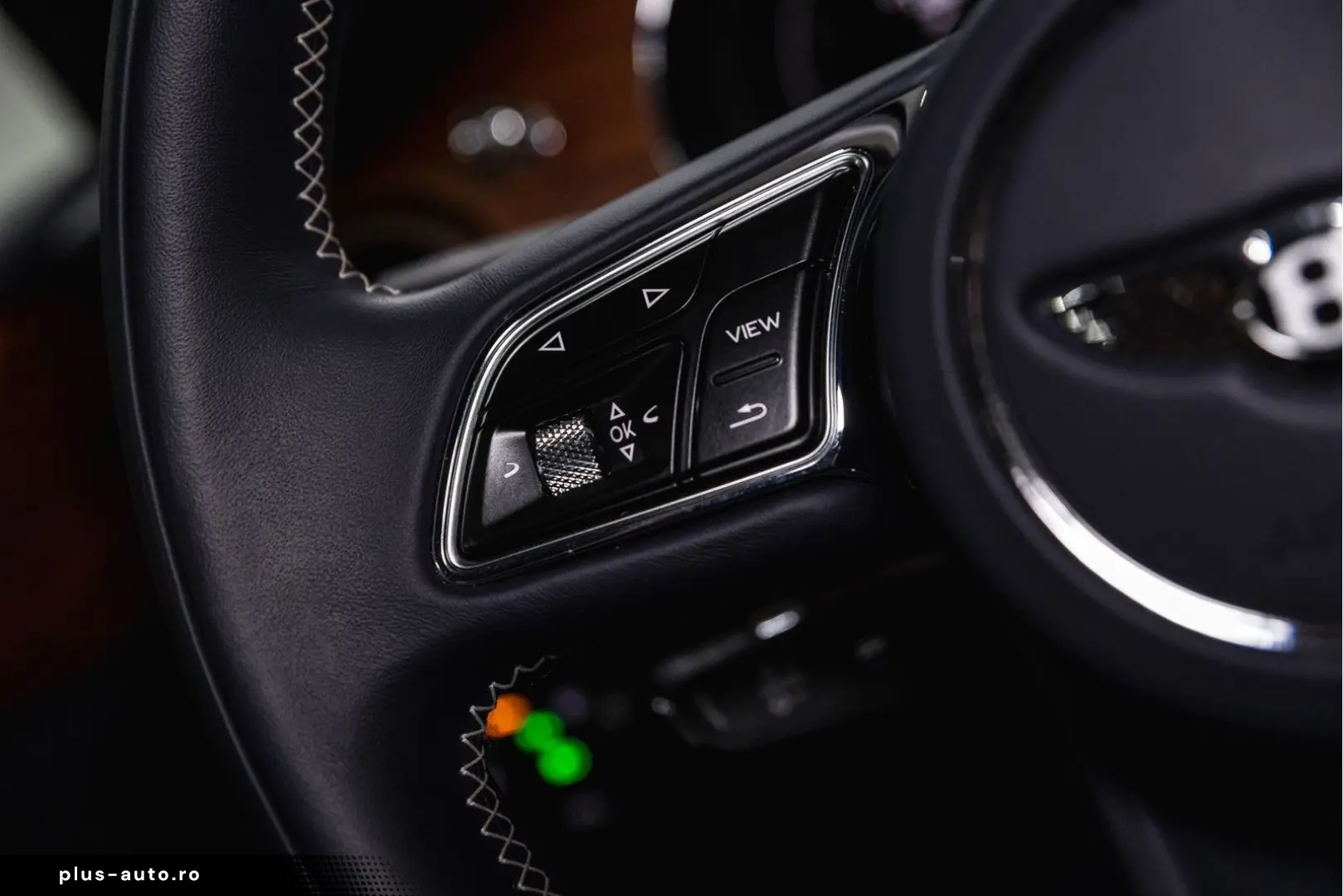 BENTLEY Bentayga EWB Azure V8  Touring Spec Comfort Spec