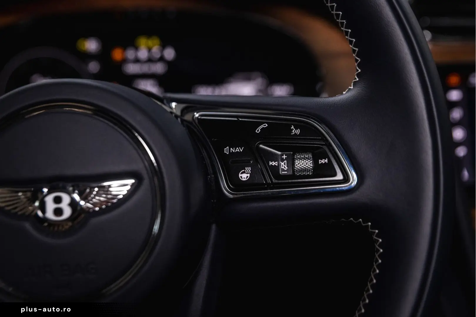 BENTLEY Bentayga EWB Azure V8  Touring Spec Comfort Spec