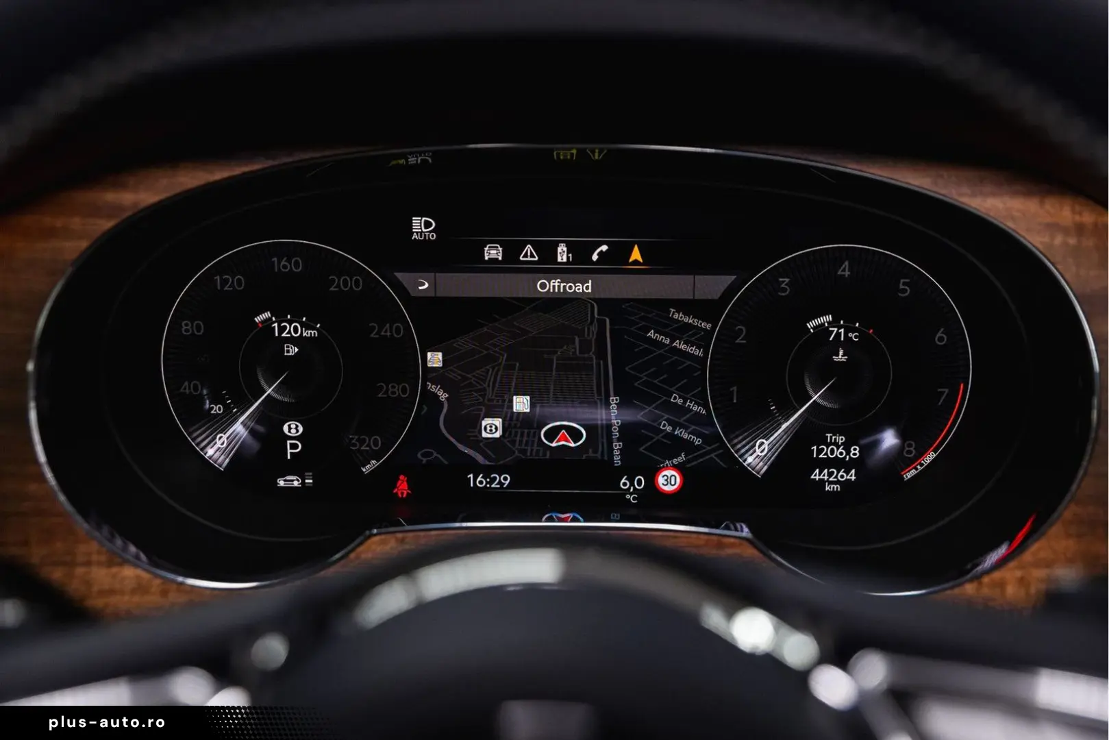 BENTLEY Bentayga EWB Azure V8  Touring Spec Comfort Spec