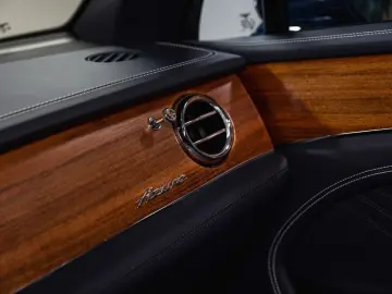 BENTLEY Bentayga EWB Azure V8  Touring Spec Comfort Spec