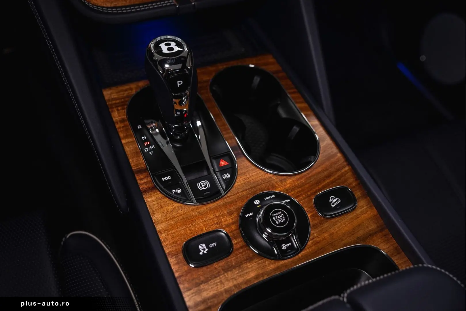 BENTLEY Bentayga EWB Azure V8  Touring Spec Comfort Spec