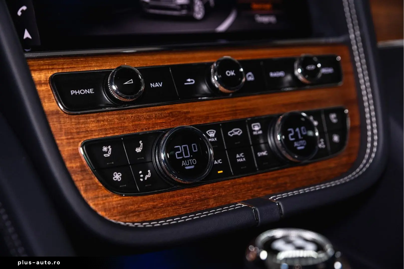 BENTLEY Bentayga EWB Azure V8  Touring Spec Comfort Spec