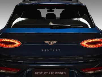 BENTLEY Bentayga EWB Azure V8  Touring Spec Comfort Spec
