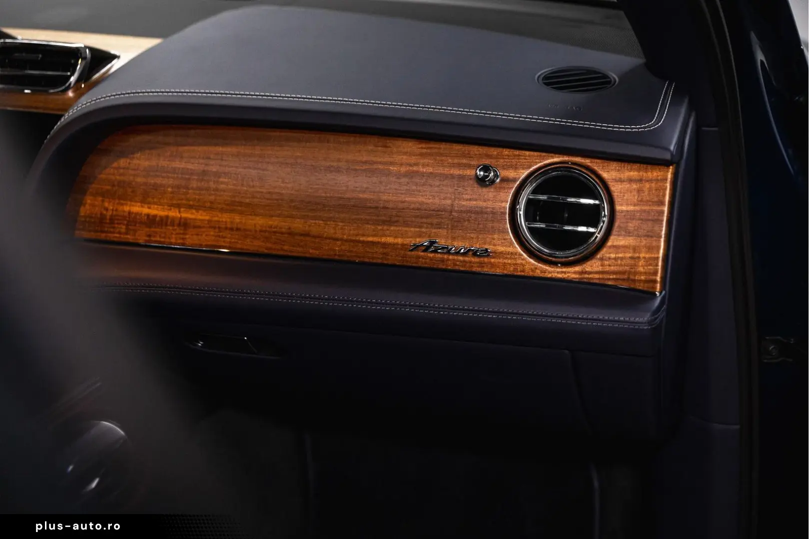 BENTLEY Bentayga EWB Azure V8  Touring Spec Comfort Spec