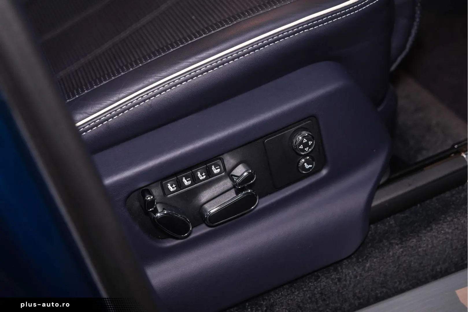 BENTLEY Bentayga EWB Azure V8  Touring Spec Comfort Spec