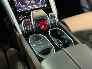 LAMBORGHINI Urus B&O VentilatedS HUD ACC 360