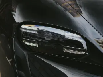 Porsche Taycan Performance