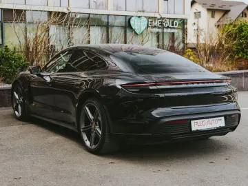 Porsche Taycan Performance