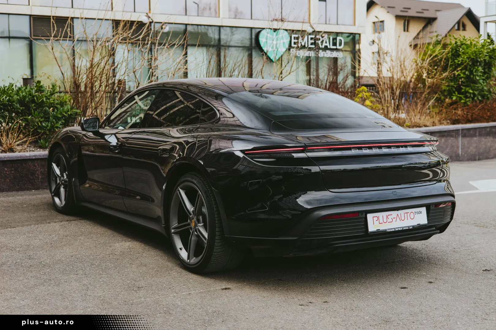 Porsche Taycan Performance