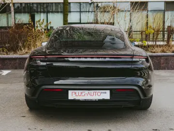 Porsche Taycan Performance