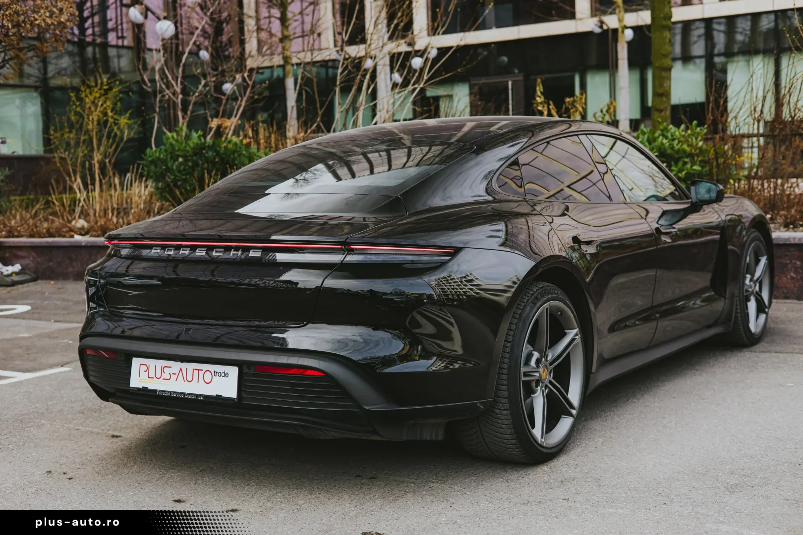 Porsche Taycan Performance