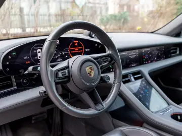 Porsche Taycan Performance