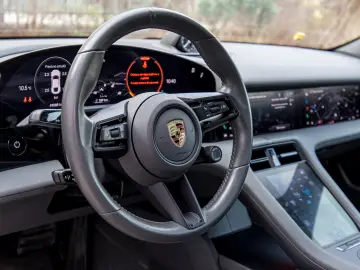 Porsche Taycan Performance