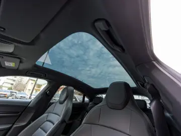 Porsche Taycan Performance