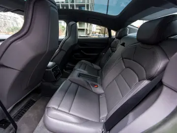 Porsche Taycan Performance