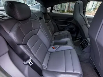 Porsche Taycan Performance