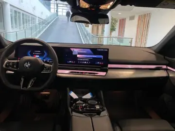 BMW 520 i M-Sport Sommer19'' PRO Pano ICON&hellip;