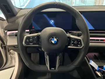 BMW 520 i M-Sport Sommer19'' PRO Pano ICON&hellip;