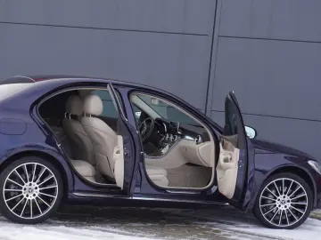 MERCEDES-BENZ C 250 CGI Exclusive 19ZollAMG Airmatic