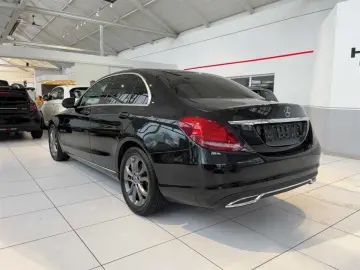 MERCEDES-BENZ C 180 Automatik Navi LED Leder SHZ PDC
