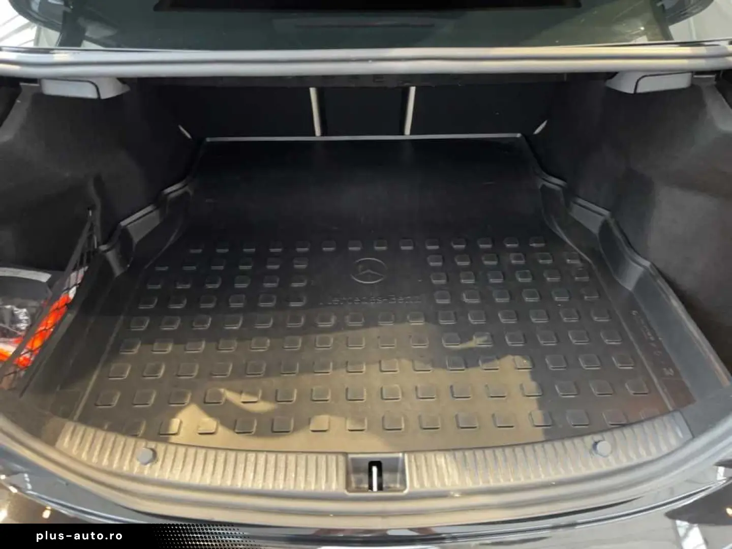 MERCEDES-BENZ C 180 Automatik Navi LED Leder SHZ PDC