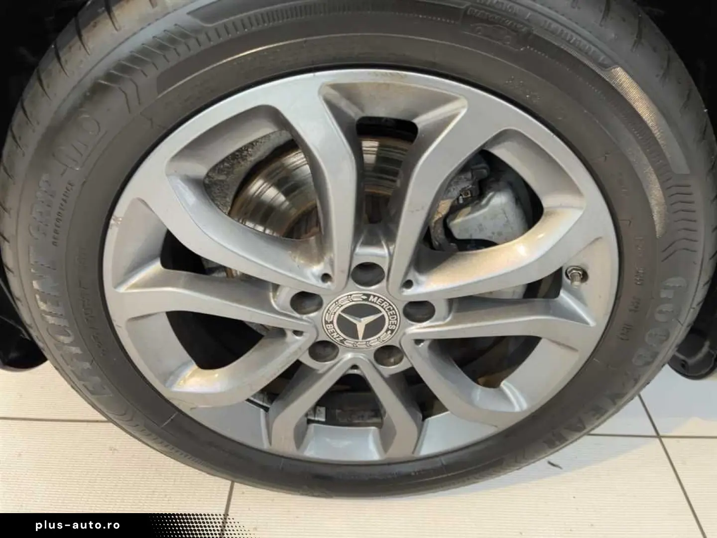 MERCEDES-BENZ C 180 Automatik Navi LED Leder SHZ PDC