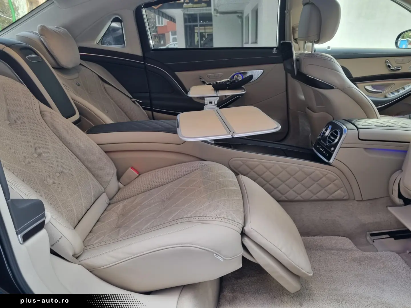 Mercedes-Benz S 560 V8 Maybach 4M