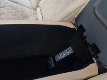 Mercedes-Benz S 560 V8 Maybach 4M