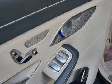 Mercedes-Benz S 560 V8 Maybach 4M